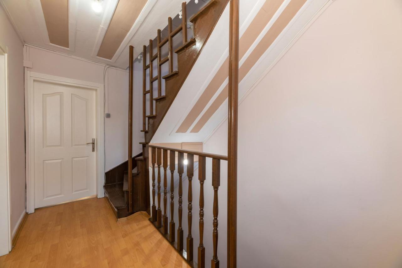 Taksim Wooden House Hostel 이스탄불 외부 사진