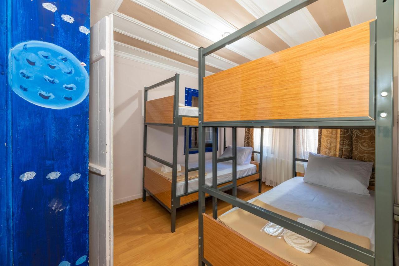 Taksim Wooden House Hostel 이스탄불 외부 사진